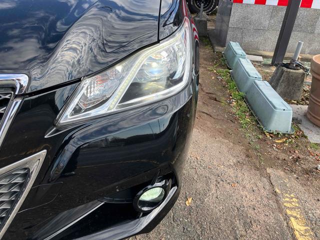 クラウンハイブリッド アスリートＳ　ＥＴＣ　オートクルーズコントロール　バックカメラ　ナビ　ＴＶ　アルミホイール　オートライト　ＨＩＤ　ＣＶＴ　シートヒーター　スマートキー　電動格納ミラー　盗難防止システム　パワーシート　ＣＤ（28枚目）