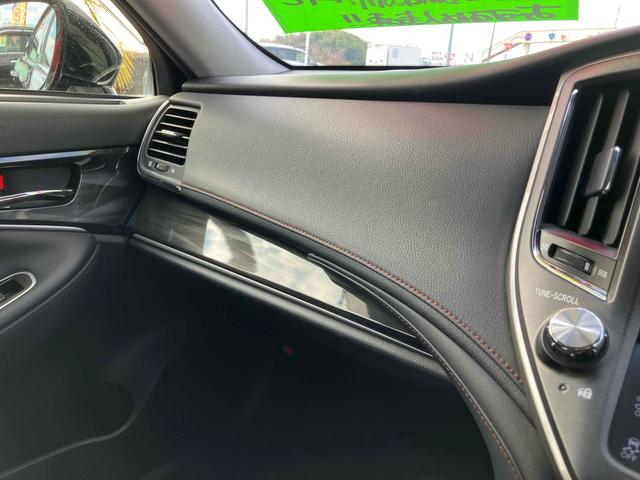 クラウンハイブリッド アスリートＳ　ＥＴＣ　オートクルーズコントロール　バックカメラ　ナビ　ＴＶ　アルミホイール　オートライト　ＨＩＤ　ＣＶＴ　シートヒーター　スマートキー　電動格納ミラー　盗難防止システム　パワーシート　ＣＤ（33枚目）