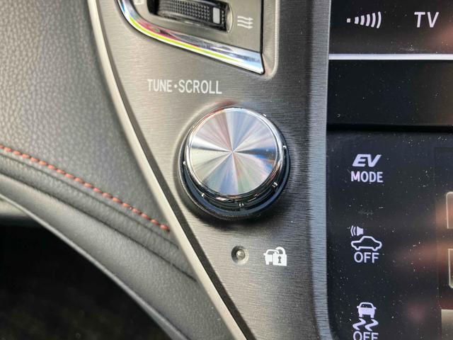 クラウンハイブリッド アスリートＳ　ＥＴＣ　オートクルーズコントロール　バックカメラ　ナビ　ＴＶ　アルミホイール　オートライト　ＨＩＤ　ＣＶＴ　シートヒーター　スマートキー　電動格納ミラー　盗難防止システム　パワーシート　ＣＤ（35枚目）