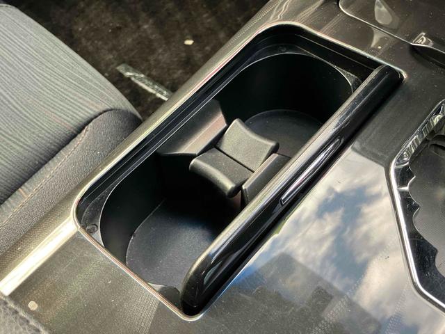 クラウンハイブリッド アスリートＳ　ＥＴＣ　オートクルーズコントロール　バックカメラ　ナビ　ＴＶ　アルミホイール　オートライト　ＨＩＤ　ＣＶＴ　シートヒーター　スマートキー　電動格納ミラー　盗難防止システム　パワーシート　ＣＤ（39枚目）