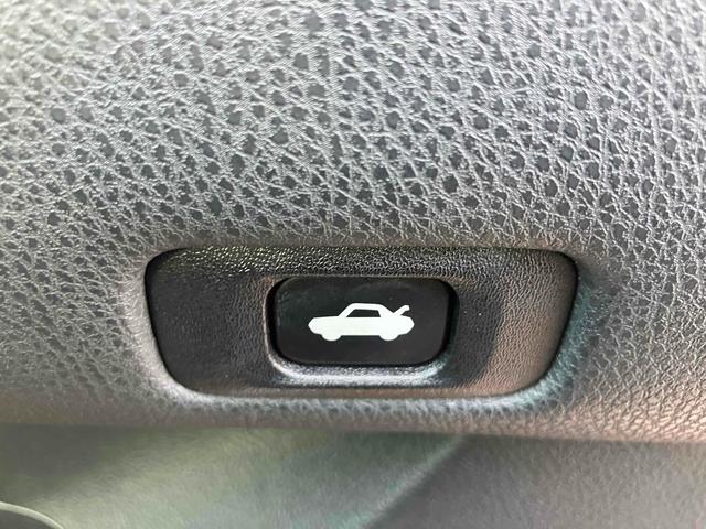 クラウンハイブリッド アスリートＳ　ＥＴＣ　オートクルーズコントロール　バックカメラ　ナビ　ＴＶ　アルミホイール　オートライト　ＨＩＤ　ＣＶＴ　シートヒーター　スマートキー　電動格納ミラー　盗難防止システム　パワーシート　ＣＤ（46枚目）