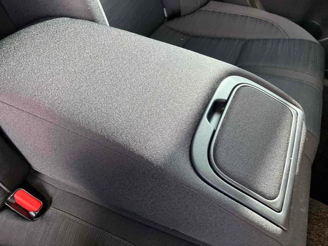 クラウンハイブリッド アスリートＳ　ＥＴＣ　オートクルーズコントロール　バックカメラ　ナビ　ＴＶ　アルミホイール　オートライト　ＨＩＤ　ＣＶＴ　シートヒーター　スマートキー　電動格納ミラー　盗難防止システム　パワーシート　ＣＤ（58枚目）