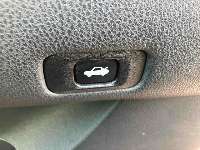 クラウン アスリートＳ　ＥＴＣ　オートクルーズコントロール　バックカメラ　ナビ　ＴＶ　アルミホイール　オートライト　ＨＩＤ　ＡＴ　スマートキー　電動格納ミラー　盗難防止システム　パワーシート　ＣＤ　ＤＶＤ再生　ＵＳＢ（47枚目）