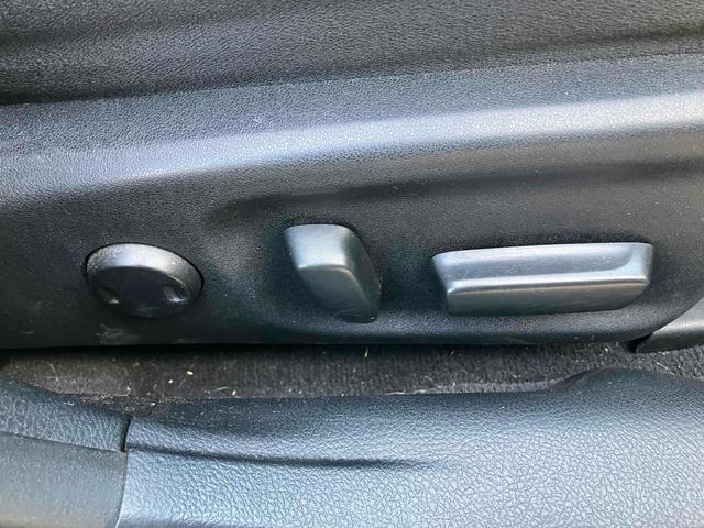 クラウン アスリートＳ　ＥＴＣ　オートクルーズコントロール　バックカメラ　ナビ　ＴＶ　アルミホイール　オートライト　ＨＩＤ　ＡＴ　スマートキー　電動格納ミラー　盗難防止システム　パワーシート　ＣＤ　ＤＶＤ再生　ＵＳＢ（50枚目）