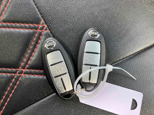 セレナ ハイウェイスター　ドライブレコーダー　ＥＴＣ　バックカメラ　ナビ　ＴＶ　オートクルーズコントロール　衝突被害軽減システム　両側電動スライドドア　オートライト　スマートキー　アイドリングストップ　電動格納ミラー（12枚目）