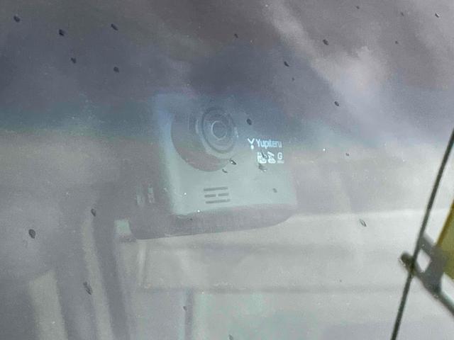 Ｎ－ＢＯＸカスタム Ｇ・Ｌパッケージ　ドライブレコーダー　ＥＴＣ　両側スライド・片側電動　ナビ　ＴＶ　オートライト　ＨＩＤ　スマートキー　アイドリングストップ　電動格納ミラー　ベンチシート　ＣＶＴ　盗難防止システム　ＡＢＳ　ＥＳＣ（4枚目）