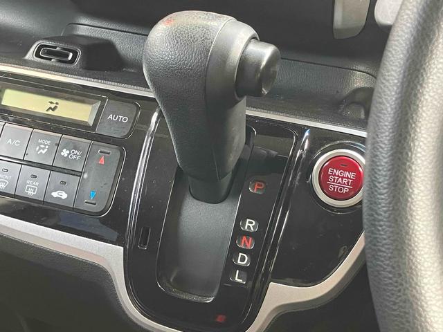 Ｎ－ＢＯＸ Ｇ・Ｌパッケージ　ＥＴＣ　両側電動スライドドア　ナビ　ＴＶ　スマートキー　アイドリングストップ　電動格納ミラー　ベンチシート　ＣＶＴ　盗難防止システム　ＡＢＳ　ＥＳＣ　ＣＤ　ＤＶＤ再生　アルミホイール　衝突安全ボディ（6枚目）