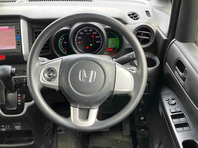 Ｎ－ＢＯＸ Ｇ・Ｌパッケージ　ＥＴＣ　両側スライド・片側電動　ナビ　ＴＶ　スマートキー　アイドリングストップ　電動格納ミラー　ベンチシート　ＣＶＴ　盗難防止システム　ＡＢＳ　ＥＳＣ　ＣＤ　ＤＶＤ再生　Ｂｌｕｅｔｏｏｔｈ（3枚目）