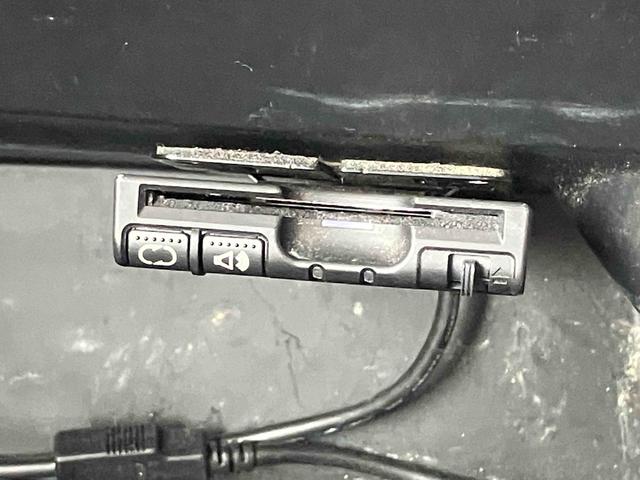 Ｎ－ＢＯＸカスタム Ｇ・Ｌパッケージ　ＥＴＣ　両側スライド・片側電動　ナビ　ＴＶ　オートライト　ＨＩＤ　スマートキー　アイドリングストップ　電動格納ミラー　ベンチシート　ＣＶＴ　盗難防止システム　ＡＢＳ　ＥＳＣ　ＣＤ　ＤＶＤ再生（5枚目）