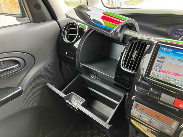 タント カスタムＲＳ　バックカメラ　電動スライドドア　ナビ　ＴＶ　ＨＩＤ　スマートキー　アイドリングストップ　電動格納ミラー　ＣＶＴ　盗難防止システム　ＡＢＳ　ＣＤ　ＤＶＤ再生　Ｂｌｕｅｔｏｏｔｈ　アルミホイール（34枚目）