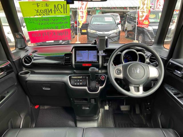 Ｎ－ＢＯＸカスタム Ｇ・Ｌパッケージ　ＥＴＣ　バックカメラ　両側電動スライドドア　ナビ　オートライト　ＨＩＤ　スマートキー　アイドリングストップ　電動格納ミラー　ベンチシート　ＣＶＴ　盗難防止システム　ＡＢＳ　ＥＳＣ　ＣＤ　ＤＶＤ再生（2枚目）