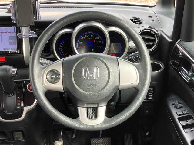 Ｎ－ＢＯＸカスタム Ｇ・Ｌパッケージ　ＥＴＣ　バックカメラ　両側電動スライドドア　ナビ　オートライト　ＨＩＤ　スマートキー　アイドリングストップ　電動格納ミラー　ベンチシート　ＣＶＴ　盗難防止システム　ＡＢＳ　ＥＳＣ　ＣＤ　ＤＶＤ再生（3枚目）