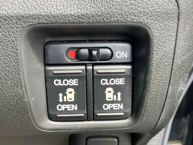 Ｎ－ＢＯＸカスタム Ｇ　ＳＳブラックスタイルパッケージ　ＥＴＣ　バックカメラ　両側電動スライドドア　ナビ　ＴＶ　オートライト　ＨＩＤ　スマートキー　アイドリングストップ　電動格納ミラー　シートヒーター　ベンチシート　ＣＶＴ　盗難防止システム　ＡＢＳ　ＥＳＣ（10枚目）