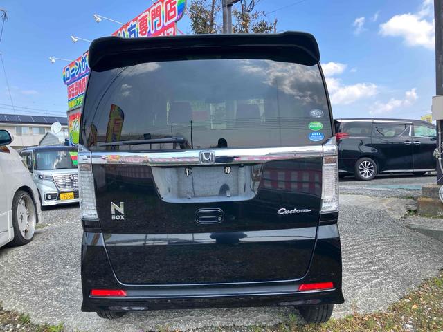 Ｎ－ＢＯＸカスタム Ｇ　ＳＳブラックスタイルパッケージ　ＥＴＣ　バックカメラ　両側電動スライドドア　ナビ　ＴＶ　オートライト　ＨＩＤ　スマートキー　アイドリングストップ　電動格納ミラー　シートヒーター　ベンチシート　ＣＶＴ　盗難防止システム　ＡＢＳ　ＥＳＣ（16枚目）