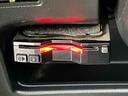 Ｎ－ＢＯＸカスタム Ｇ・Ａパッケージ　ＥＴＣ　両側電動スライドドア　ナビ　ＴＶ　衝突被害軽減システム　オートライト　ＨＩＤ　スマートキー　アイドリングストップ　電動格納ミラー　ベンチシート　ＣＶＴ　盗難防止システム　ＡＢＳ　ＥＳＣ　ＣＤ（7枚目）