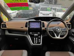 毎回座るフロントシート。運転席は必ず使用する部分ですので、座り心地が重要です！ 2
