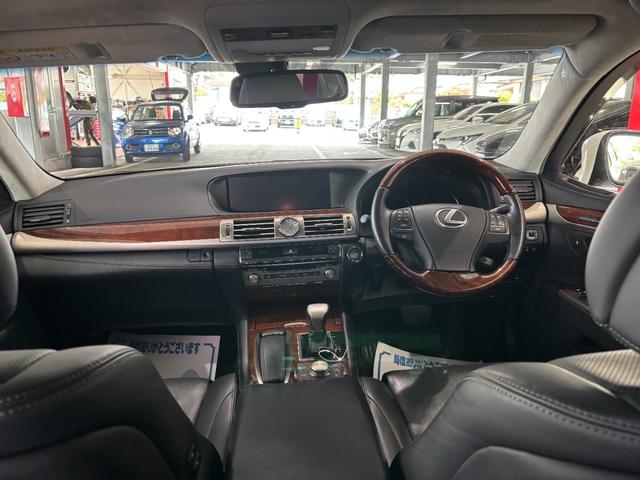 ＬＳ ＬＳ４６０　バージョンＣ　Ｉパッケージ　ナビ・ＴＶ・バックカメラ・ＥＴＣ・サンルーフ・黒革シート・エアシート・シートヒーター・ステアヒーター・クルコン・ソナー・オートハイビーム・社外２１インチＡＷ（15枚目）