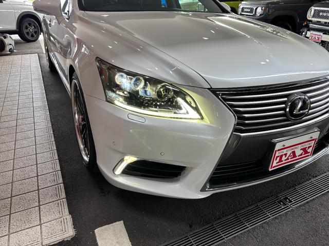 ＬＳ ＬＳ４６０　バージョンＣ　Ｉパッケージ　ナビ・ＴＶ・バックカメラ・ＥＴＣ・サンルーフ・黒革シート・エアシート・シートヒーター・ステアヒーター・クルコン・ソナー・オートハイビーム・社外２１インチＡＷ（16枚目）