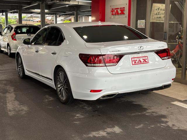 ＬＳ ＬＳ４６０　Ｆスポーツ　ナビ・ＴＶ・ＣＤ・ＤＶＤ・バックカメラ・ＥＴＣ・黒革シート・サンルーフ・エアシート・シートヒーター・ステアヒーター・クルコン・ＡＷ・ドラレコ（3枚目）