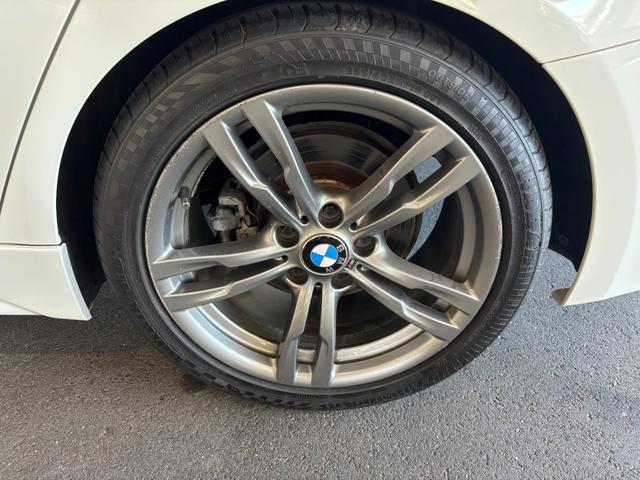 ３シリーズ ３２０ｄ　Ｍスポーツ　スタイルエッジ　ナビ・ＣＤ・ＤＶＤ・ＢＴ・黒革シート・フルセグチューナー・ＥＴＣ・ＡＷ・ＨＩＤ・スマートキー・シートヒーター（10枚目）