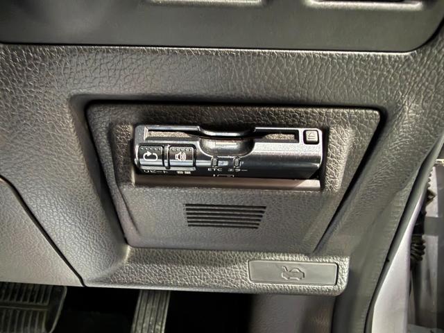 レヴォーグ １．６ＧＴアイサイト　Ｓスタイル　ナビ・ＴＶ・ＣＤ・ＤＶＤ・ＢＴ・ＥＴＣ・ドラレコ・バックカメラ・ＡＷ（14枚目）