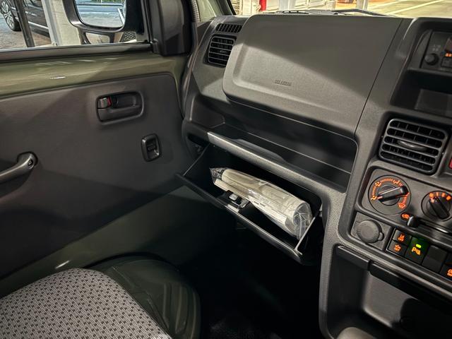 キャリイトラック ＫＣエアコン・パワステ　ＰＳ・ＰＷ・ＦＡＴ・セーフティサポート・キーレス・Ｗエアバック（9枚目）