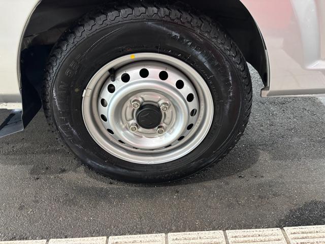 キャリイトラック ＫＣエアコン・パワステ　ＰＳ・ＰＷ・５速ＭＴ・セーフティサポート・キーレス・４ＷＤ（12枚目）