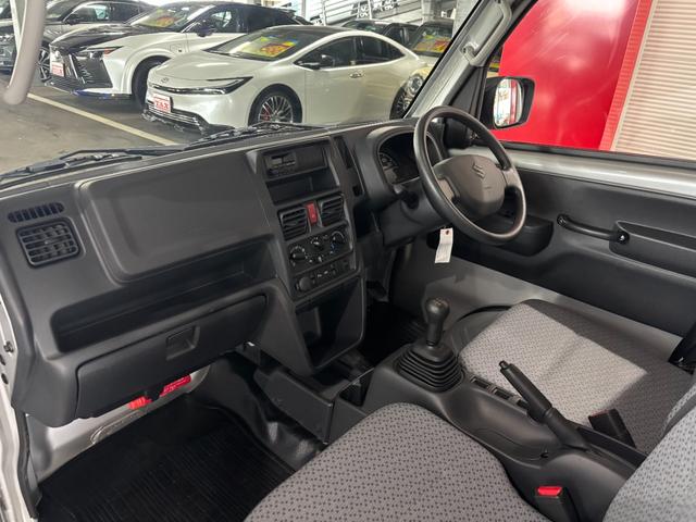 キャリイトラック ＫＣエアコン・パワステ　ＰＳ・ＰＷ・５速ＭＴ・セーフティサポート・キーレス・４ＷＤ（17枚目）