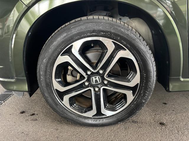 ヴェゼル ハイブリッドＺ　ナビ・ワンセグ・ＣＤ・ＤＶＤ・ＢＴ・バックカメラ・ＥＴＣ・シートヒーター・スマートキー・ＬＥＤヘッドライト・クルコン・ソナー・パドルシフト・ＡＷ・シティーブレーキ（6枚目）