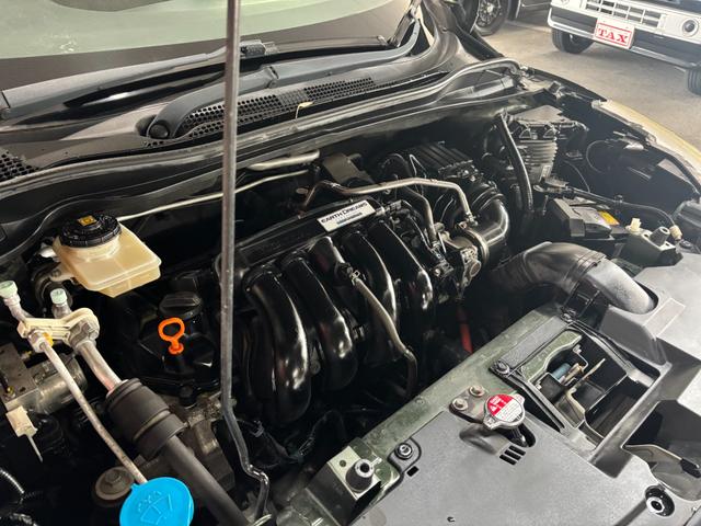 ヴェゼル ハイブリッドＺ　ナビ・ワンセグ・ＣＤ・ＤＶＤ・ＢＴ・バックカメラ・ＥＴＣ・シートヒーター・スマートキー・ＬＥＤヘッドライト・クルコン・ソナー・パドルシフト・ＡＷ・シティーブレーキ（15枚目）