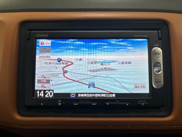 ヴェゼル ハイブリッドＺ　ナビ・ワンセグ・ＣＤ・ＤＶＤ・ＢＴ・バックカメラ・ＥＴＣ・シートヒーター・スマートキー・ＬＥＤヘッドライト・クルコン・ソナー・パドルシフト・ＡＷ・シティーブレーキ（17枚目）