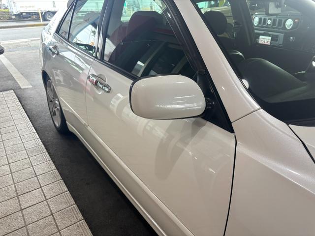 �Ԃɂ���Ă̓X�g�b�N���[�h�ɒu���Ă��邱�Ƃ�����܂��̂ŁA�����X�̑O�Ɏ��O�ɂ��A�����������܂��ƍK���ł��B