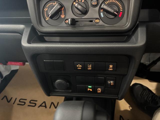 クリッパートラック ＤＸ　セーフティサポート・ＬＥＤヘッドライト・キーレス・アイドリングストップ・ソナー（9枚目）