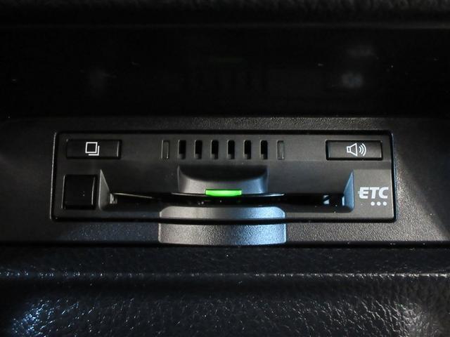 ヴォクシー ＺＳ　煌　フルセグ　メモリーナビ　ＤＶＤ再生　後席モニター　バックカメラ　衝突被害軽減システム　ＥＴＣ　ドラレコ　両側電動スライド　ＬＥＤヘッドランプ　ウオークスルー　乗車定員７人　３列シート（27枚目）