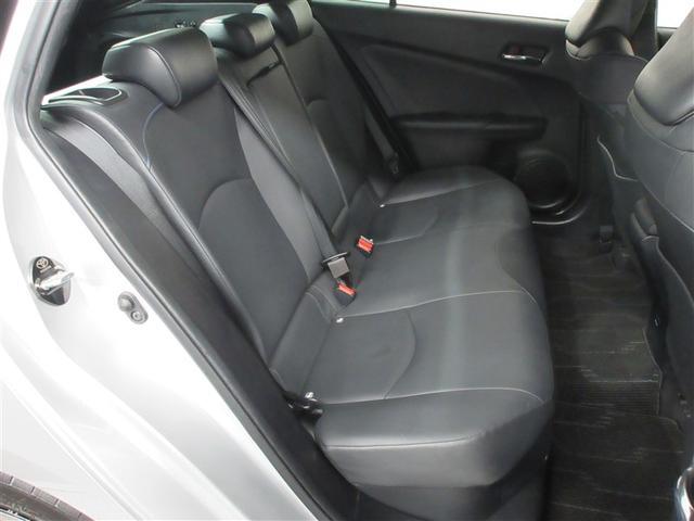 プリウス Ａツーリングセレクション　フルセグ　メモリーナビ　ＤＶＤ再生　バックカメラ　衝突被害軽減システム　ＥＴＣ　ドラレコ　ＬＥＤヘッドランプ　記録簿（32枚目）