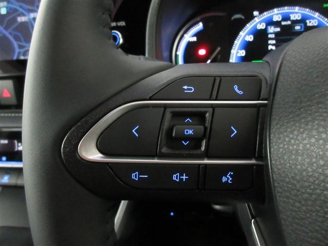 �n���h���ɑ������ꂽ�X�e�A�����O�X�C�b�`�B��Ƀi�r��I�[�f�B�I�ƘA�g���đ���o���܂��B