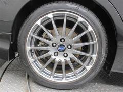 タイヤ周りは実際の車両でご確認ください。 5