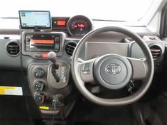 運転席はその車の重要ポイント。ぜひ実際にご乗車ください。お待ちしております。 6
