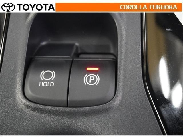 自動または手動でパーキングブレーキをかける・解除することができます。