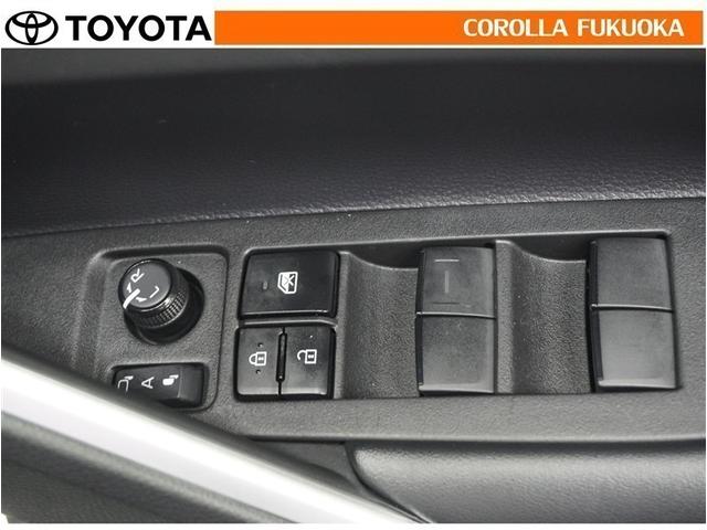 電動格納ミラーは、スイッチで簡単操作！狭いスペースでの取り回しや駐車時に大変重宝します。