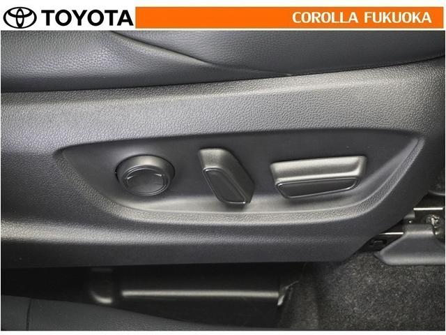 運転席パワーシート。お好みの乗車姿勢を電動で調整できます。