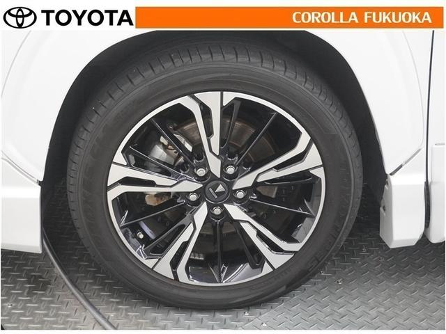 軽快な足元を演出するアルミホイール、単なるドレスアップではなく剛性と軽量化でワンランク上の気分が感じられます。