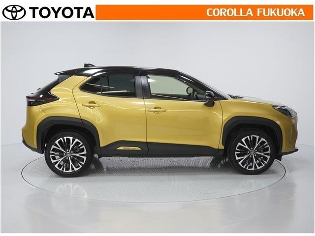 ヤリスクロス Ｚ　衝突被害軽減システム　メモリーナビ　ＥＴＣ　バックカメラ　ドラレコ　ＣＤ　ＤＶＤ再生　キーレス　スマートキー　盗難防止装置（9枚目）