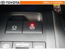 自動または手動でパーキングブレーキをかける・解除することができます。