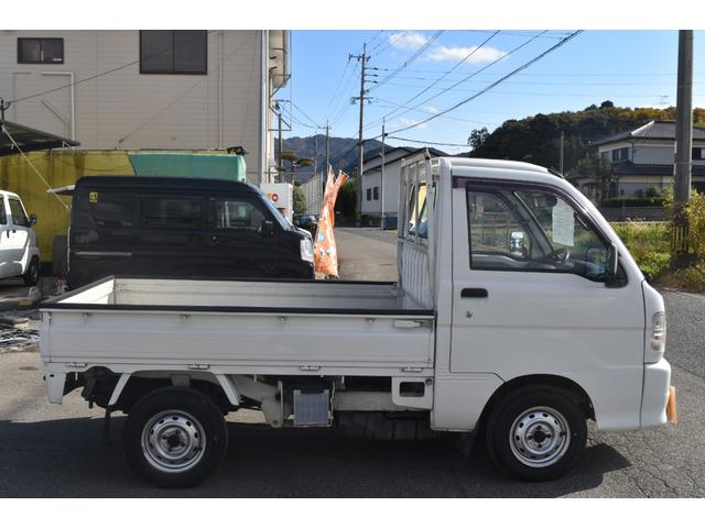 ハイゼットトラック SDX 車検令和9年11月 4WD エアコン 5速マニュアル タイミングベルト交換済み パワステ ラジオ(11枚目)