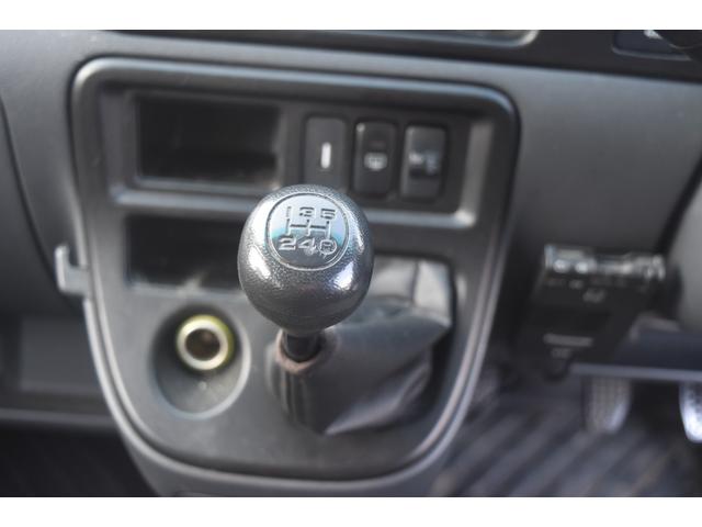 ハイゼットカーゴ クルーズ 車検令和8年8月28日 4WD 社外アルミホイール エアコン エアバック パワステ パワーウィンドウ ハイルーフ 5速マニュアル(18枚目)