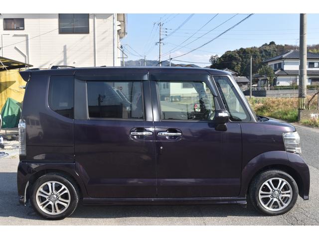 Ｎ－ＢＯＸカスタム Ｇ　ＳＳブラックスタイルパッケージ　車検令和９年２月　９インチナビ　ＴＶフルセグ　バックカメラ　Ｂｌｕｅｔｏｏｔｈ　両側パワースライドドア　ＥＴＣ　オートエアコン　純正アルミホイール　パワステ　パワーウィンドウ　エアバック　フォグ（11枚目）