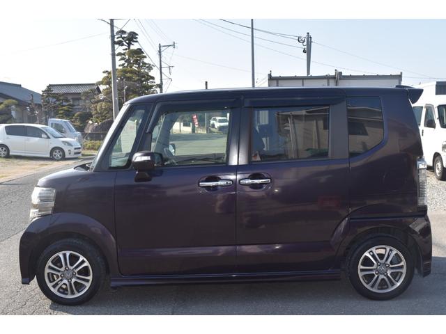 Ｎ－ＢＯＸカスタム Ｇ　ＳＳブラックスタイルパッケージ　車検令和９年２月　９インチナビ　ＴＶフルセグ　バックカメラ　Ｂｌｕｅｔｏｏｔｈ　両側パワースライドドア　ＥＴＣ　オートエアコン　純正アルミホイール　パワステ　パワーウィンドウ　エアバック　フォグ（12枚目）