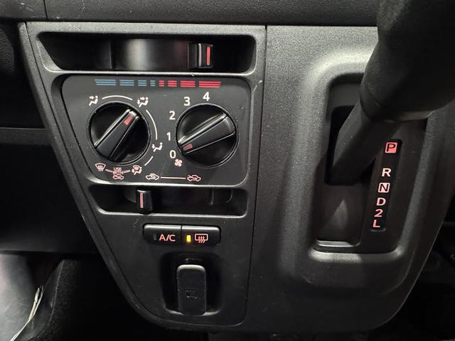 ハイゼットカーゴ ＤＸ　ＳＡＩＩＩ　キーレス　ＥＴＣ車載器　フロントシェルフ　オートライト　ＬＥＤヘッドライト　アイドリングストップ（20枚目）