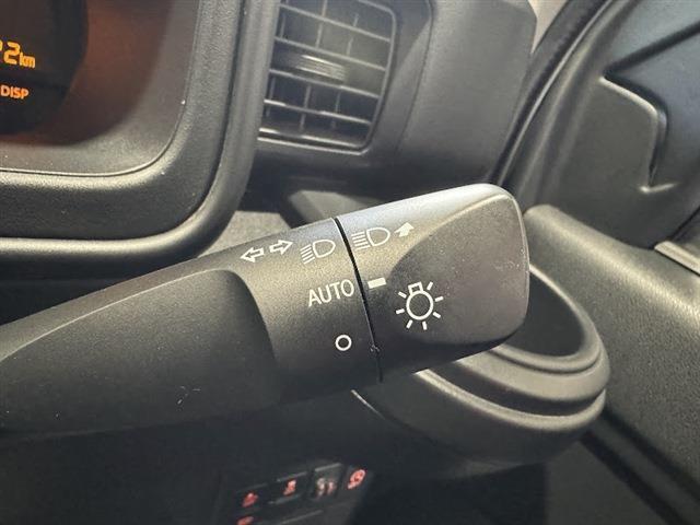 ハイゼットカーゴ ＤＸ　ＳＡＩＩＩ　キーレス　ＥＴＣ車載器　フロントシェルフ　オートライト　ＬＥＤヘッドライト　アイドリングストップ（21枚目）